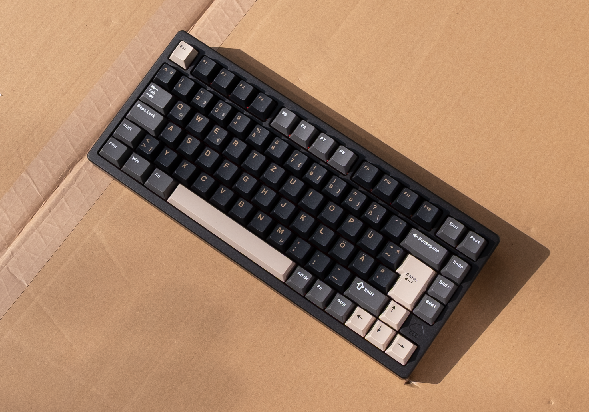 Rainy75 ISO-DE ist jetzt bei InputGear lieferbar.